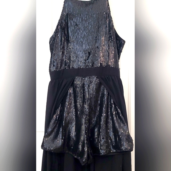 Y2K DAZZLING! Francesca's Black Sequin Shorts Romper w/Skirt overlay - Picture 3 of 5